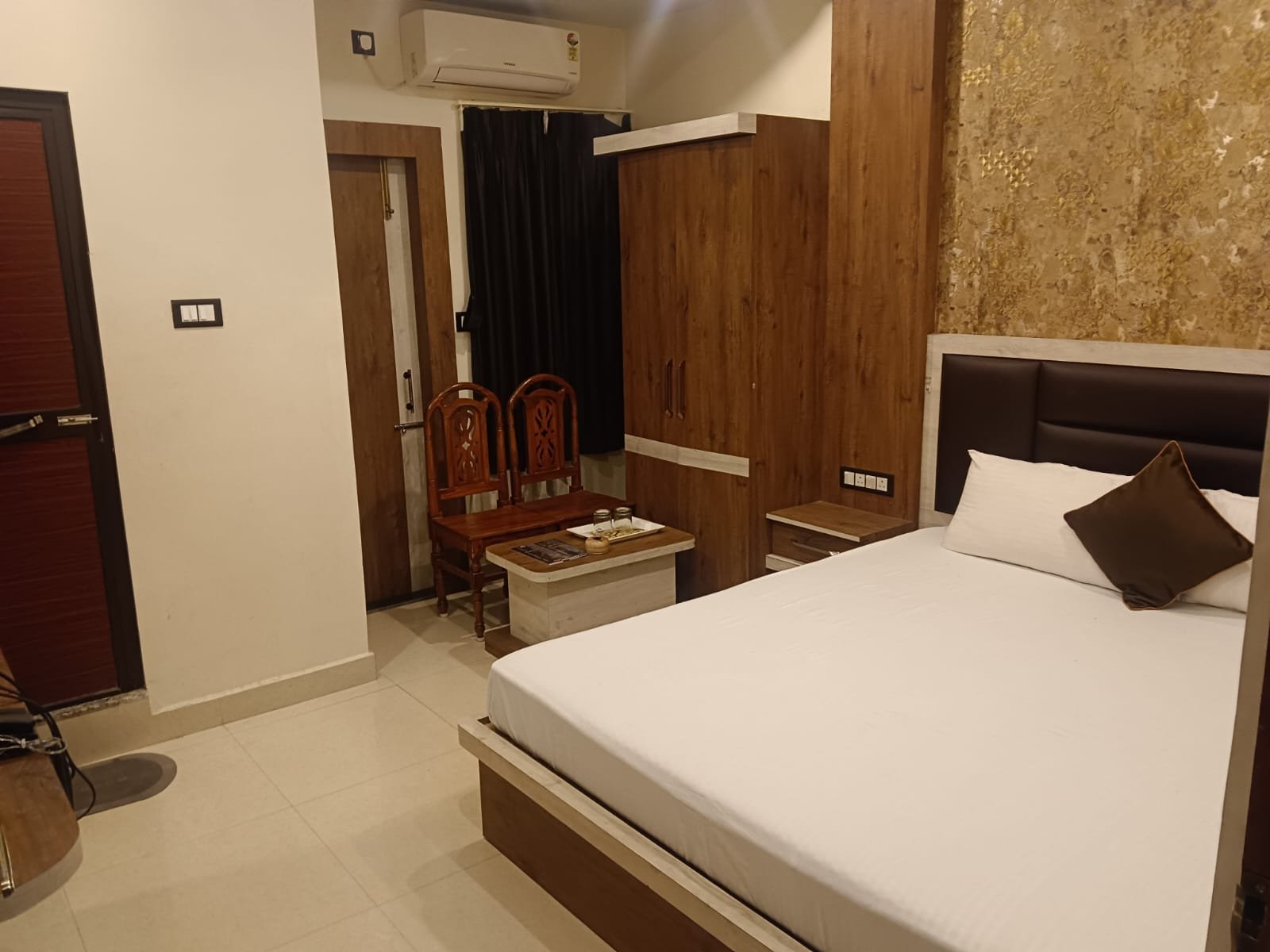 Deluxe - Double Bed