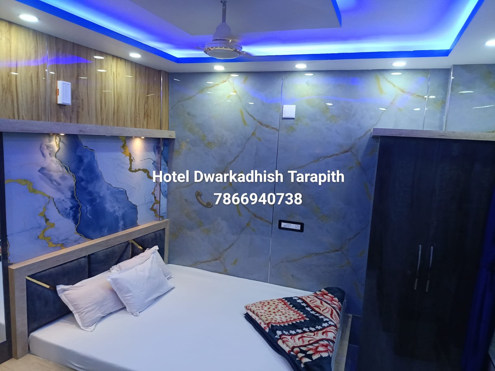 DELUXE DOUBLE BED