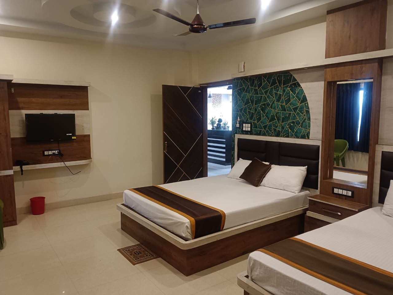 Four Bed Suit