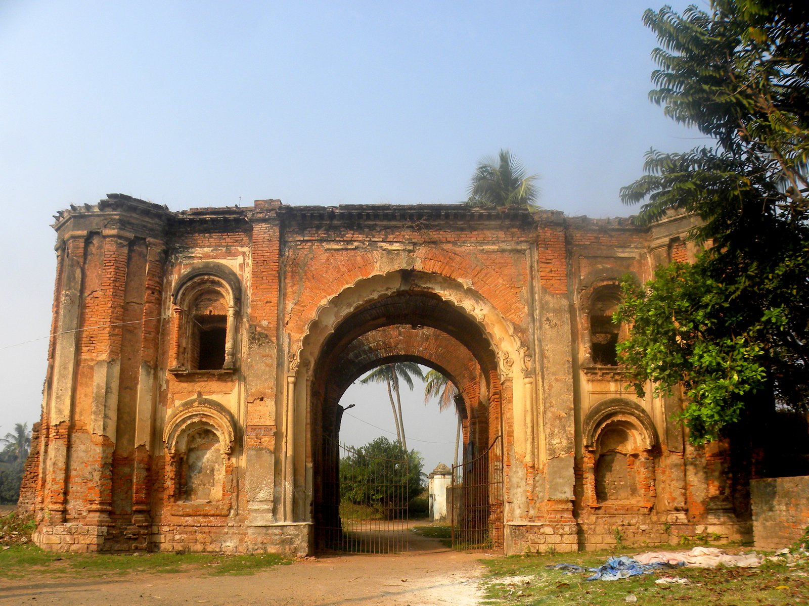 Jafarganj Cemetery & Namak Haram Deuri, Murshidabad